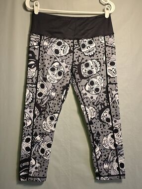Constantly Varied Gear *Retired* Rap Legends Capri Leggings size Medium